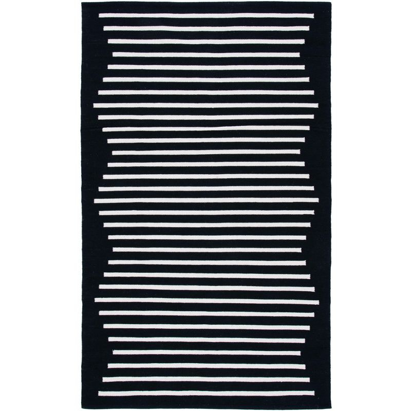 Montauk MTK313 Hand Woven Area Rug - Black/Ivory - 4'x6' - Safavieh.