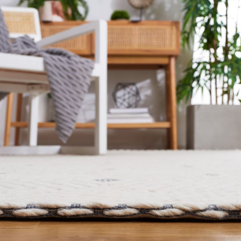 Marbella MRB426 Hand Woven Indoor Accent Rug - Ivory/Grey - 3'x5' - Safavieh