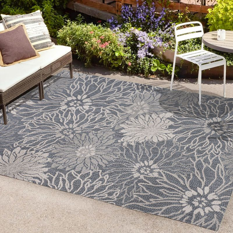 5' x 8' Bahamas Modern All-Over Floral Indoor/Outdoor Area Rug, Navy/Gray - JONATHAN Y