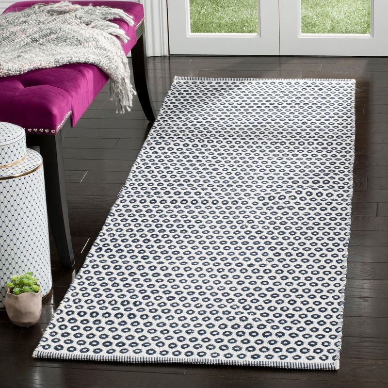 Montauk MTK616 Hand Woven Indoor Runner Rug - Navy/Ivory - 2'3"x7' - Safavieh