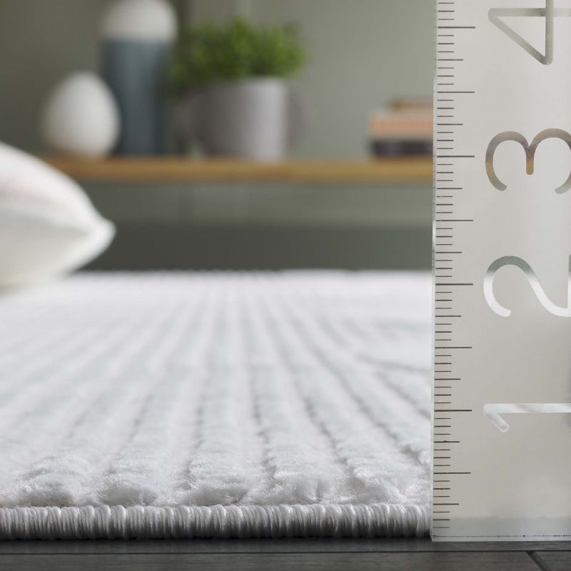 Saylor 100 SAY112 Power Loomed Indoor Area Rug - Ivory - 5'-5"x7'-7" - Safavieh