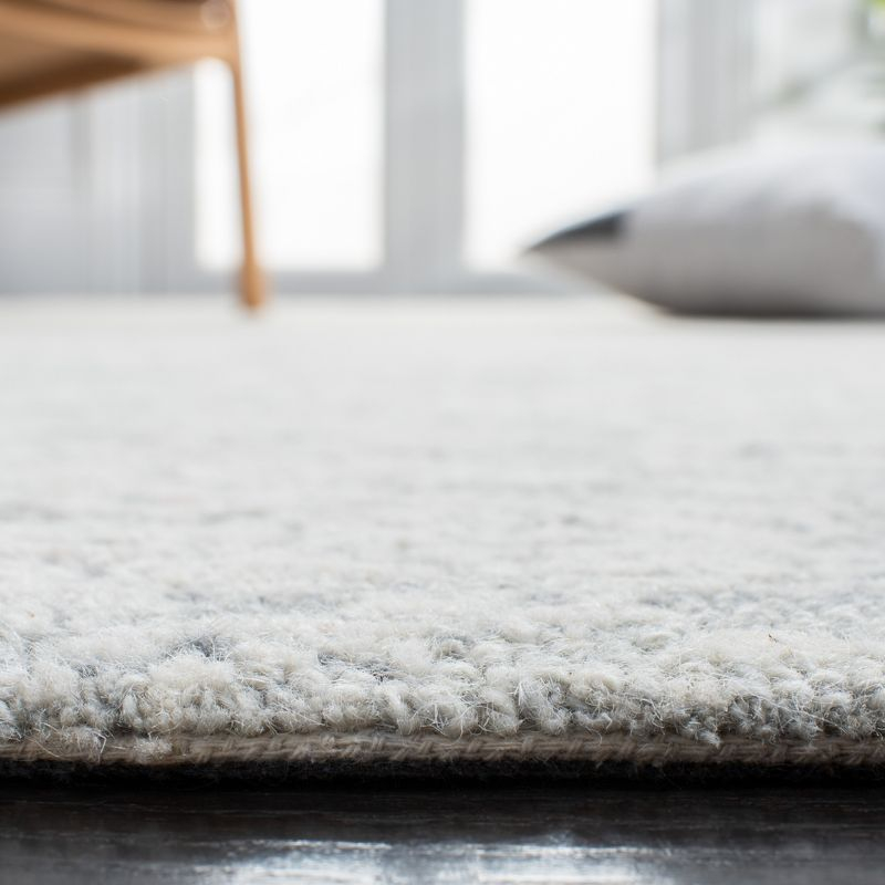 Metro MET805 Hand Tufted Area Rug - Light Grey - 4'x6' - Safavieh.