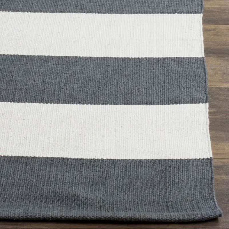 Montauk MTK712 Hand Woven Indoor Area Rug - Grey/Ivory - 6'x9' - Safavieh