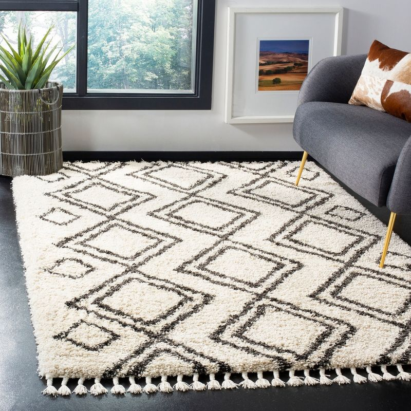 Moroccan Fringe Shag MFG247 Power Loomed Indoor Area Rug - Cream/Charcoal - 5'3"x7'6" - Safavieh.
