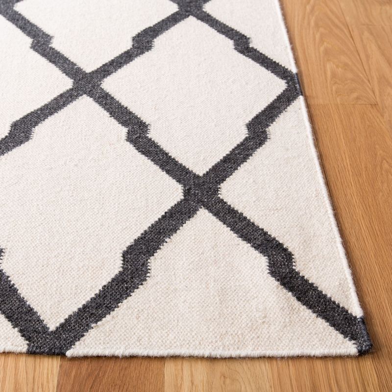 Dhurries DHU645 Hand Woven Flat Weave Indoor Runner - Ivory/Charcoal - 2'6"x8' - Safavieh