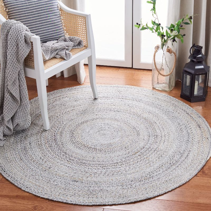 Braided BRD851 Hand Braided Area Rug - Grey - 3' round - Safavieh.