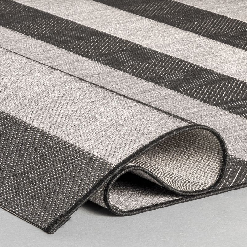 Nuloom Alexis Striped 2x3 Indoor/Outdoor Accent Rug for Living Room Patio Deck Front Porch Entryway Kitchen, Black/Light Grey