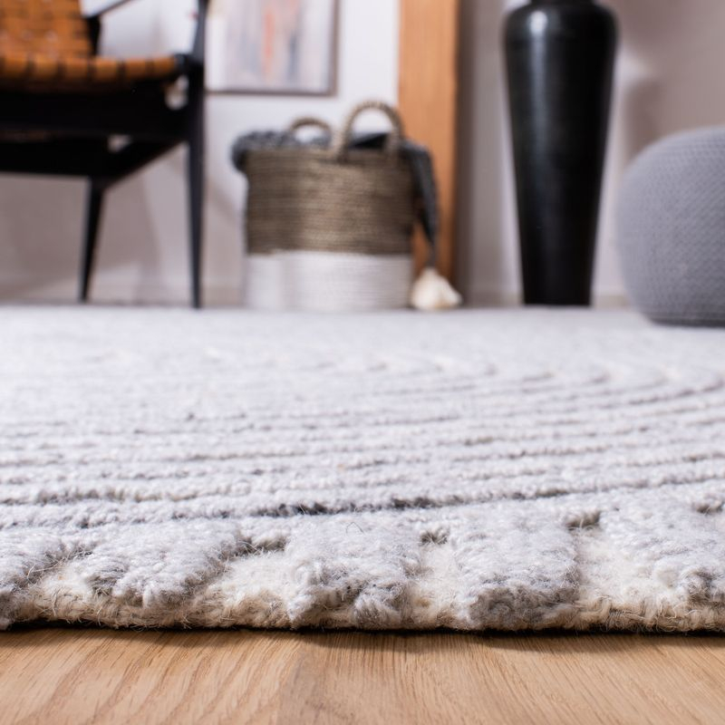Southampton SHA301 Hand Tufted Indoor Area Rug - Grey - 6'x6' - Safavieh