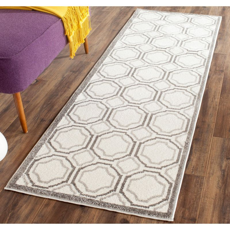 Amherst AMT411 Power Loomed Runner Rug - Ivory/Light Grey - 2'3"x9' - Safavieh.