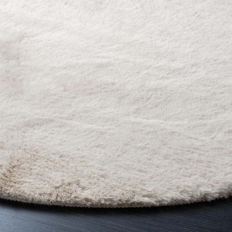 Faux Sheep Skin FSS535 Power Loomed Indoor Area Rug - Beige - 4'x6' - Safavieh