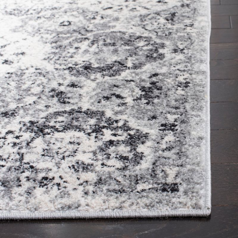 Madison MAD611 Power Loomed Indoor Area Rug - Silver/Grey - 6'7"x9'2" - Safavieh
