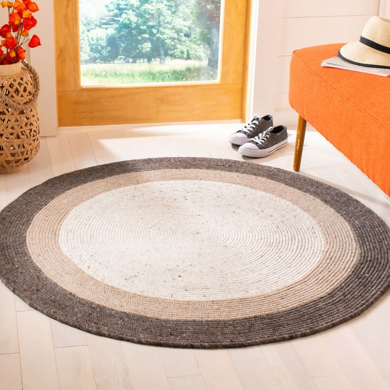 Braided BRD903 Hand Woven Indoor Area Rug - Charcoal/Ivory - 7' Round - Safavieh