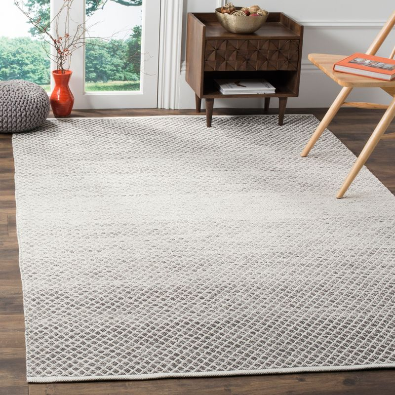 Montauk MTK601 Hand Woven Indoor Area Rug - Light Grey/Ivory - 5'x8' - Safavieh