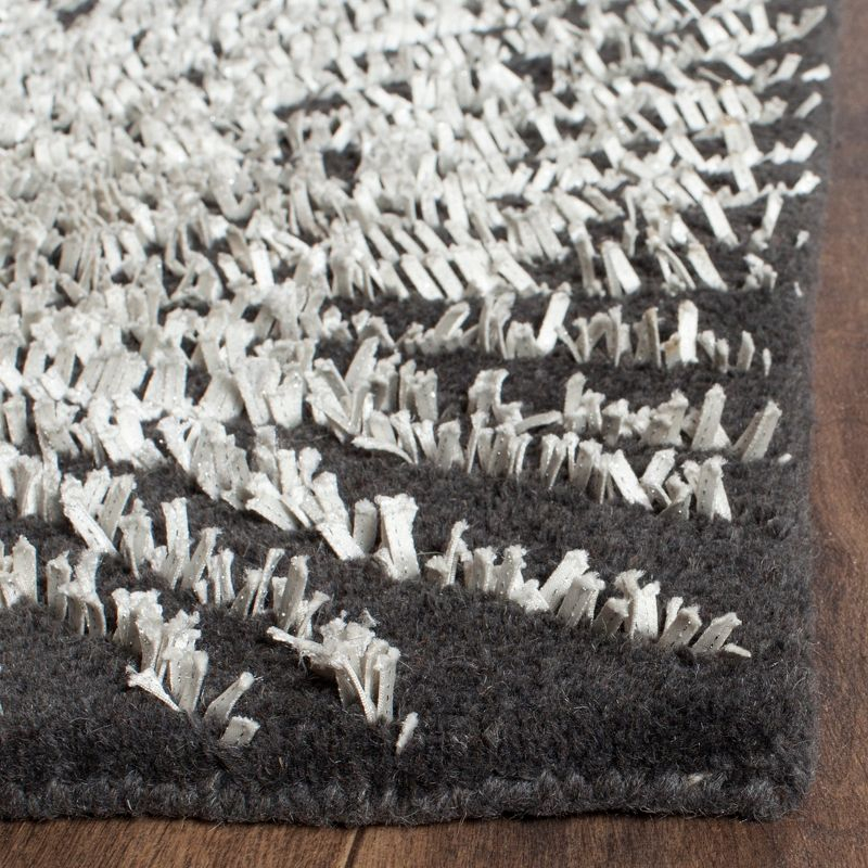 Soho SOH712 Hand Tufted Area Rug - Charcoal/Ivory - 7'6"x9'6" - Safavieh.