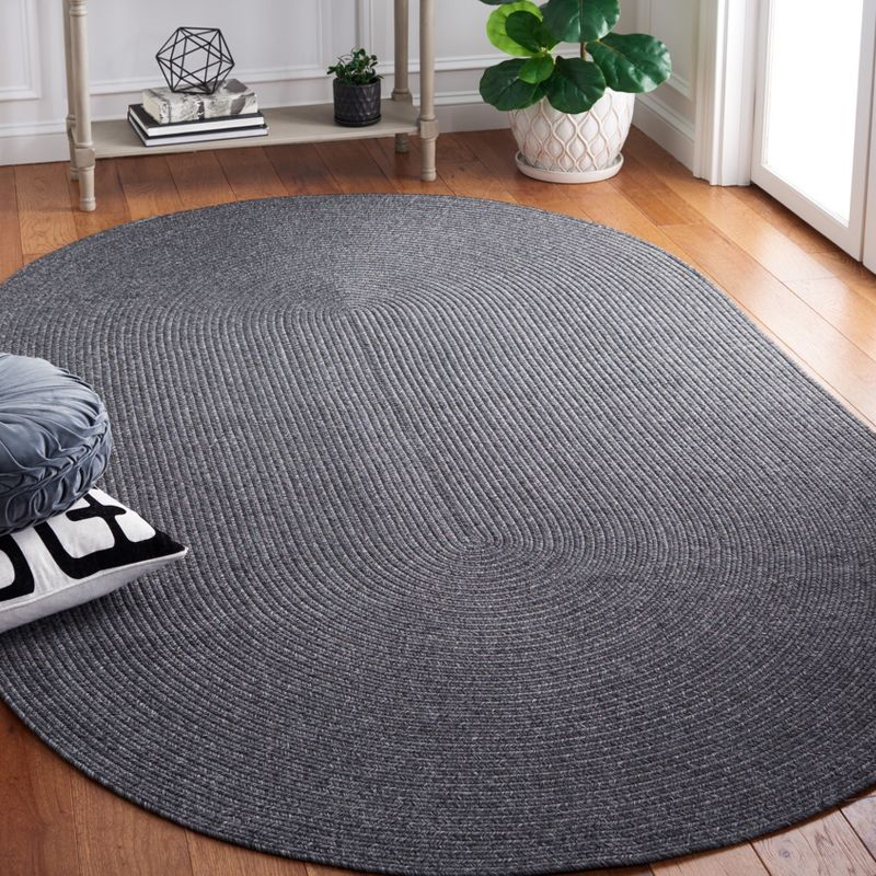 Braided BRA201 Hand Woven Indoor Machine Washable Area Rug - Black - 4'x6' Oval - Safavieh
