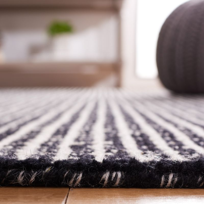 Abstract ABT482 Handmade Indoor Area Rug - Black/Ivory - 4'x6' - Safavieh