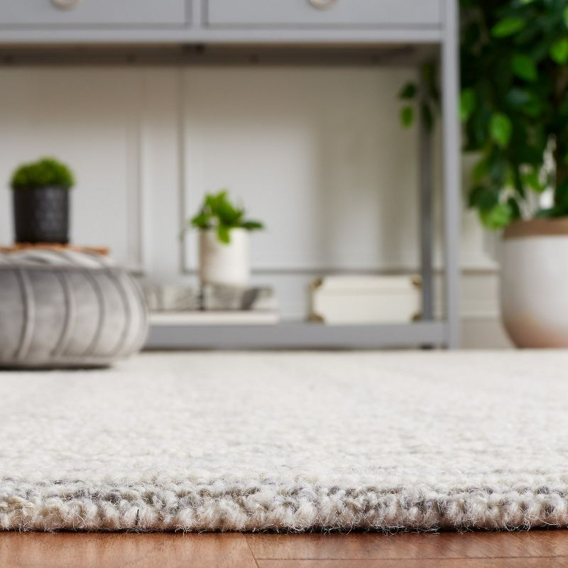 Ebony EBN208 Hand Tufted Area Rug - Grey/Ivory - 6'x9' - Safavieh.