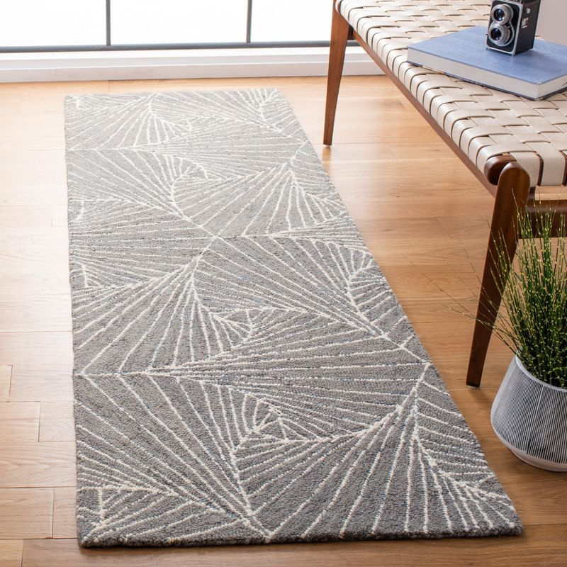 Micro-Loop MLP174 Hand Tufted Runner Rug - Grey/Ivory - 2'3"x7' - Safavieh.