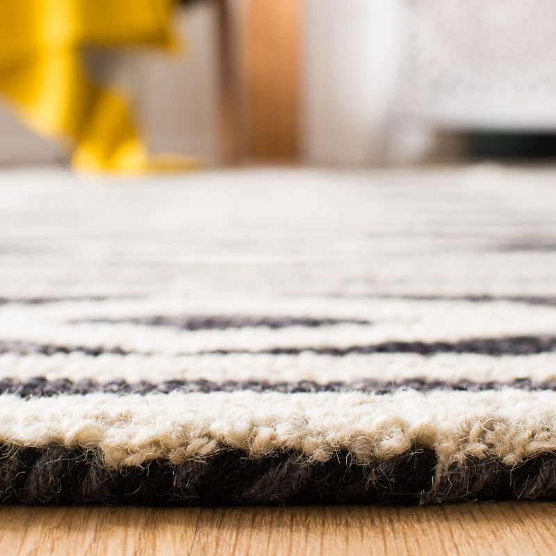 Micro-Loop MLP153 Hand Tufted Area Rug - Charcoal/Ivory - 5'x5' - Safavieh.