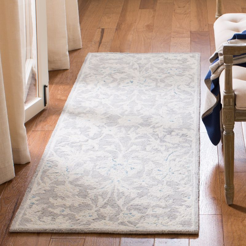 Micro-Loop MLP506 Hand Tufted Indoor Runner Rug - Grey/Ivory - 2'3"x11' - Safavieh