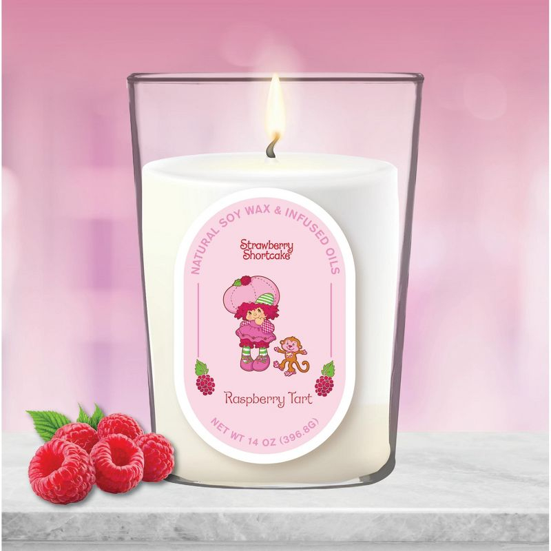 Courtside Market Strawberry Shortcake 14 oz Raspberry Tart Pill Shape Candle