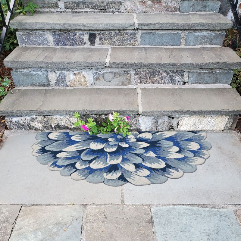 Liora Manne Frontporch Mum Indoor/Outdoor Rug Blue 2'6" x 4'
