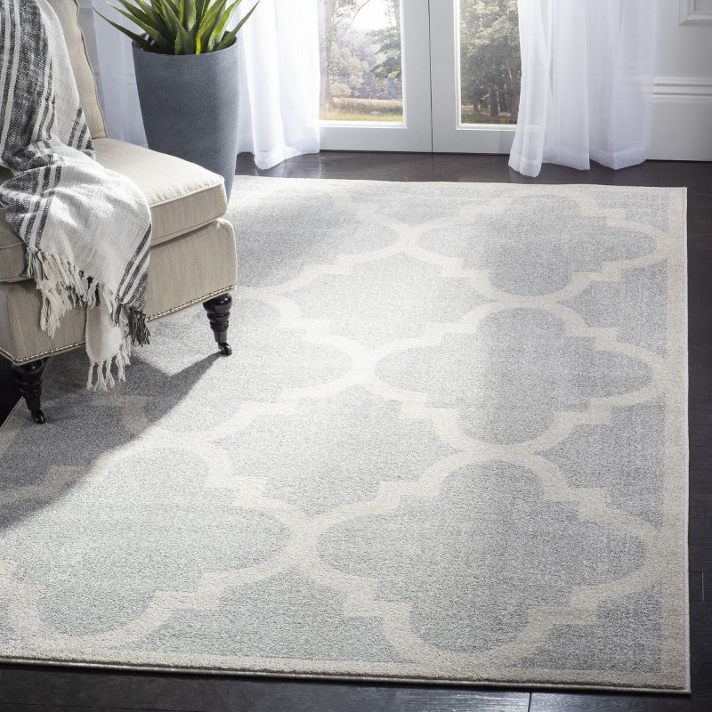 Amherst AMT423 Power Loomed Indoor Area Rug - Light Grey/Beige - 5'x5' - Safavieh