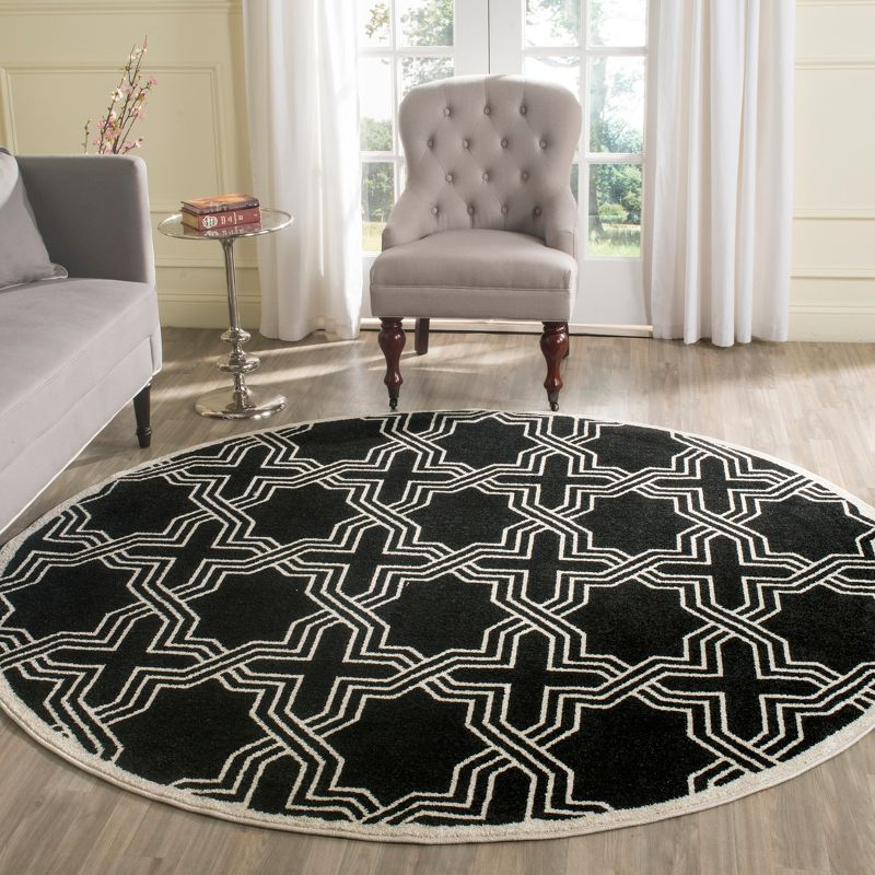 Amherst AMT413 Power Loomed Area Rug - Anthracite/Ivory - 7' round - Safavieh.