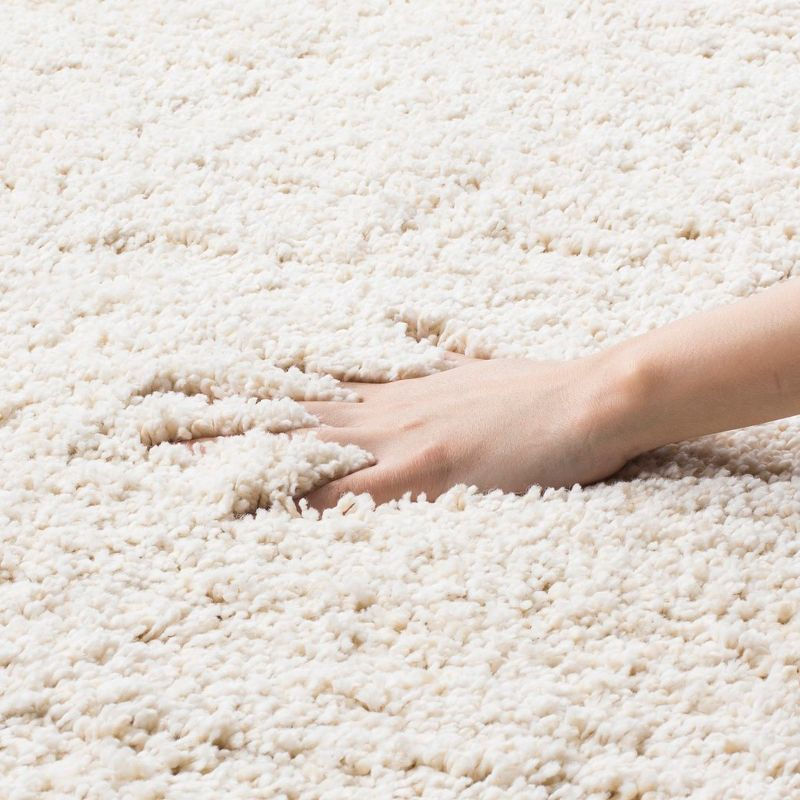 Milan Shag SG180 Power Loomed Indoor Accent Rug - Ivory - 2'x4' - Safavieh