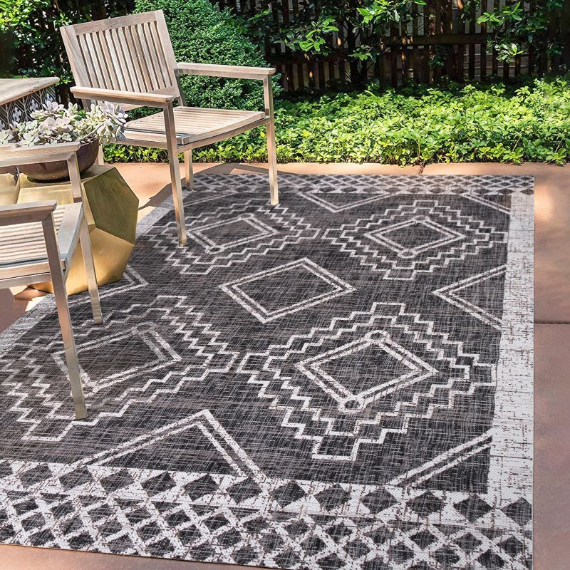 5'x8' Marokko Diamond  Medallion Indoor/Outdoor Area Rug, Black/Ivory - JONATHAN Y