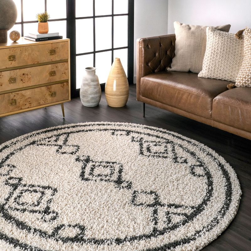 Nuloom Mackie Geometric 4 Round Accent Shag Indoor Area Rug for Living Room Bedroom Dining Room Nursery Entryway, Off White/Charcoal