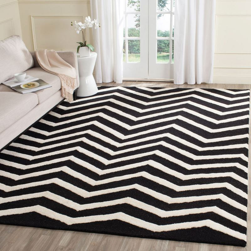 Cambridge CAM714 Tufted Indoor Accent Rug - Black/Ivory - 3'x5' - Safavieh