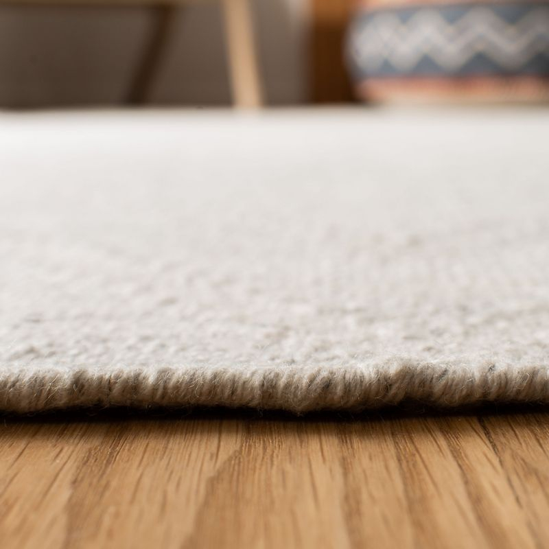 Kilim KLM516 Hand Woven Area Rug - Ivory/Ivory - 4'x6' - Safavieh.