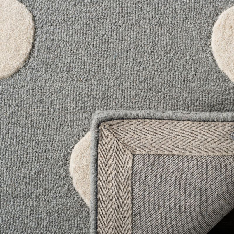 Safavieh Kids Polka Dots SFK904 Hand Tufted Indoor Accent Rug - Grey/Ivory - 4'x6' - Safavieh