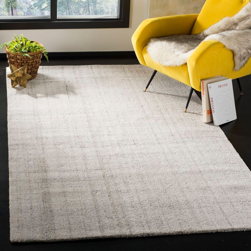 Abstract ABT141 Handmade Indoor Area Rug - Light Grey - 5'x8' - Safavieh