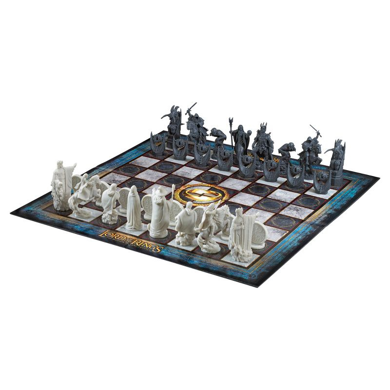 The Noble Collection Lord of the Rings Game Chess Set Battle for Middle-Earth