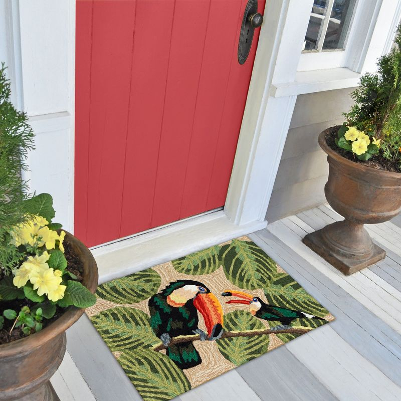 Liora Manne Frontporch Two Cute Toucans Indoor/Outdoor Rug Neutral 2' x 3'