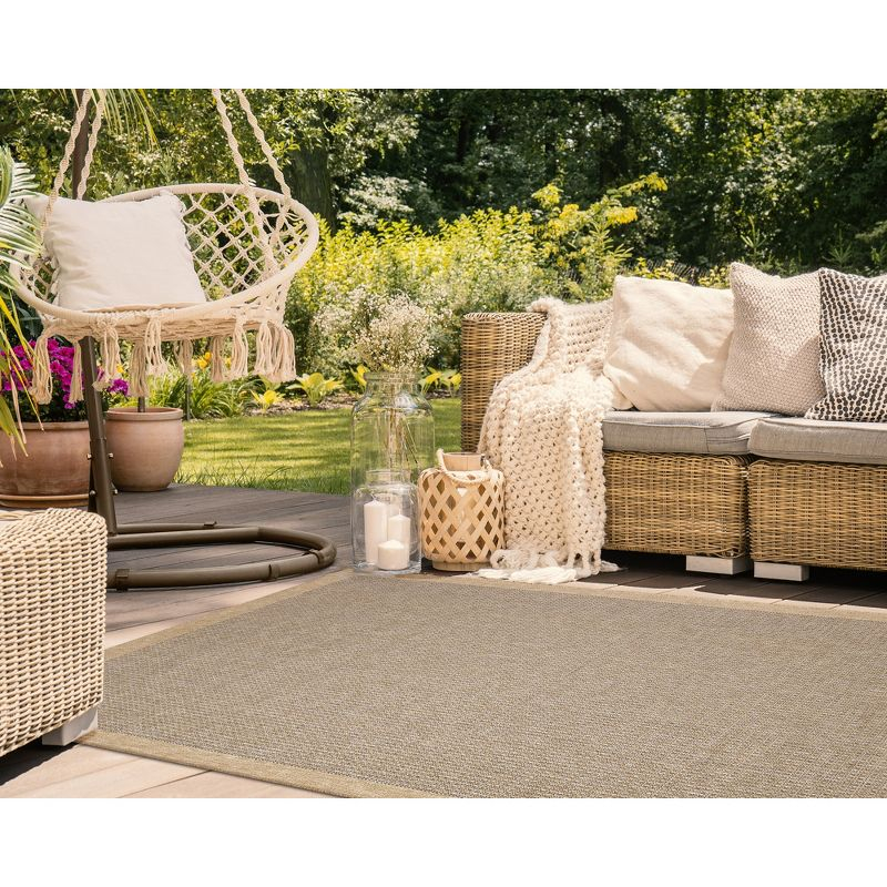 Liora Manne Sahara Texture Border Indoor/Outdoor Rug Navy 7'10" x 9'10"