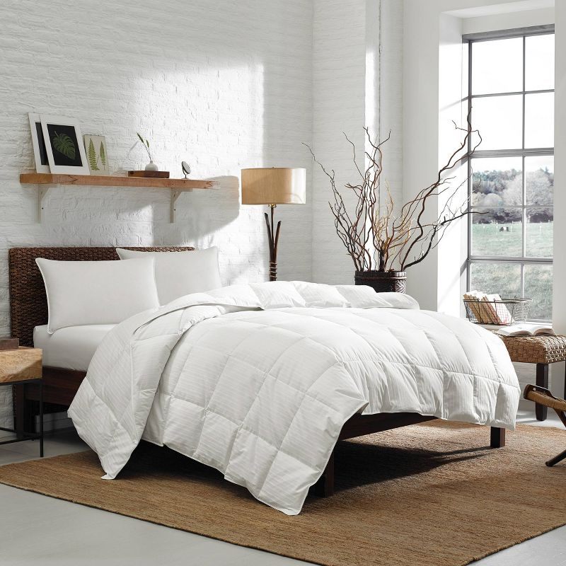 Eddie Bauer King 350 Thread Count Lightweight Down Comforter: Hypoallergenic, Damask, Machine Washable