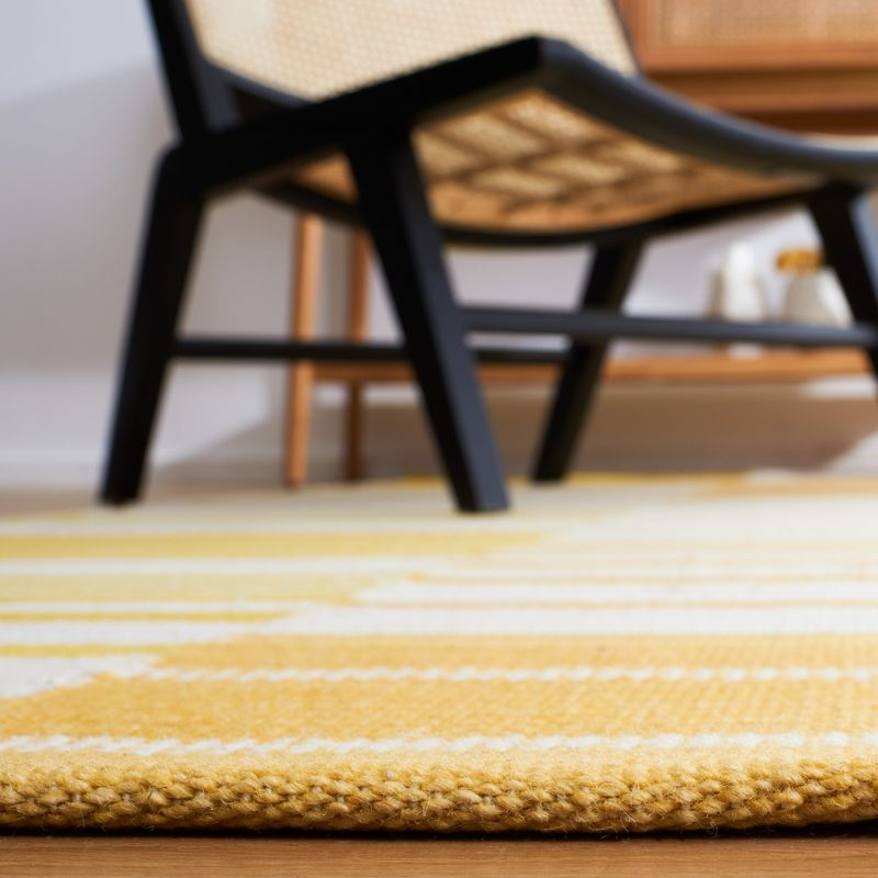 Kilim KLM953 Hand Woven Area Rug - Gold/Ivory - 5'x8' - Safavieh.