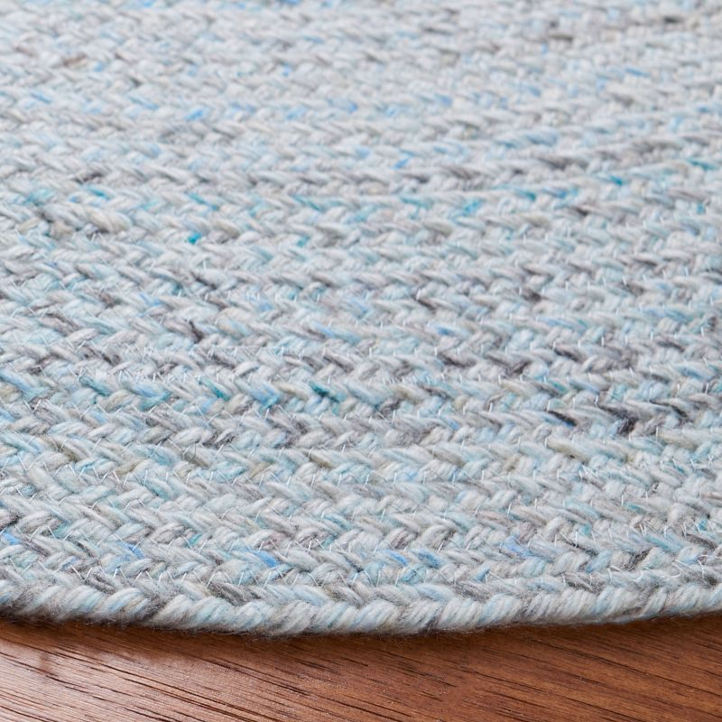 Braided BRD851 Hand Braided Area Rug - Blue/Grey - 5' round - Safavieh.