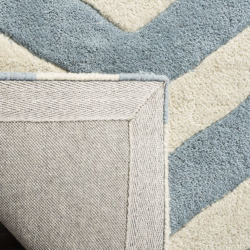 Chatham CHT715 Tufted Indoor Area Rug - Blue/Ivory - 8'9"x8'9" - Safavieh