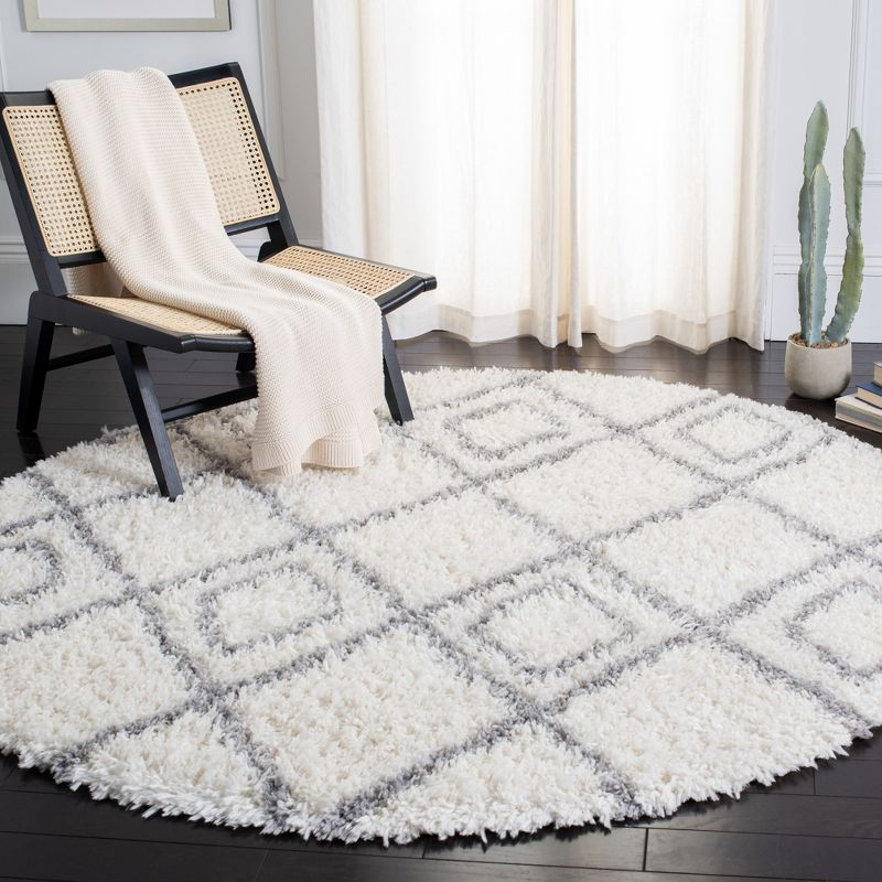Moroccan Tassel Shag MTS335 Power Loomed Area Rug - Ivory/Light Grey - 6'7" round - Safavieh.