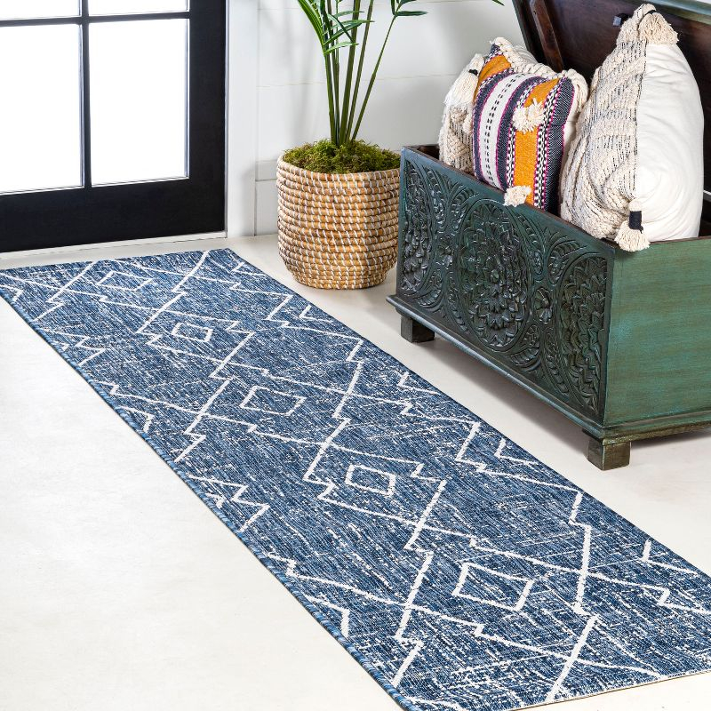 2'x8' Carwa  Diamond Trellis Indoor/Outdoor Runner Rug, Blue/Ivory - JONATHAN Y