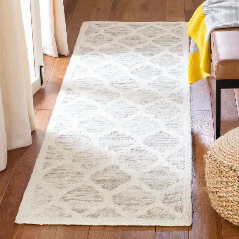 Himalaya HIM121 Hand Loomed Runner Rug - Grey/Ivory - 2'3"x8' - Safavieh.