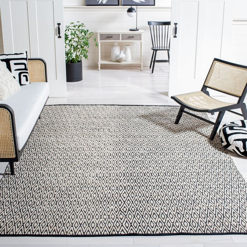Montauk MTK621 Hand Woven Indoor Area Rug - Beige/Black - 8'x10' - Safavieh