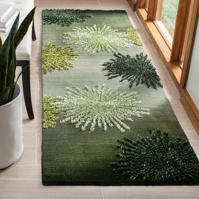 Soho SOH712 Hand Tufted Runner Rug - Green/Multi - 2'6"x10' - Safavieh.