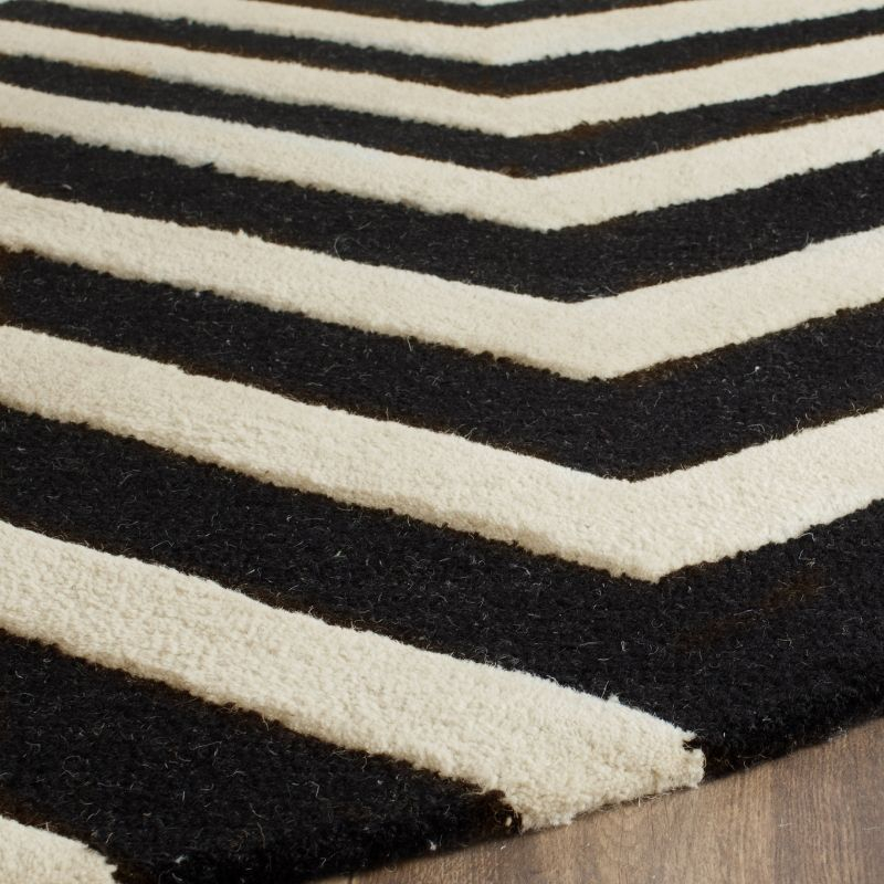 Cambridge CAM714 Tufted Indoor Area Rug - Black/Ivory - 6'x6' - Safavieh