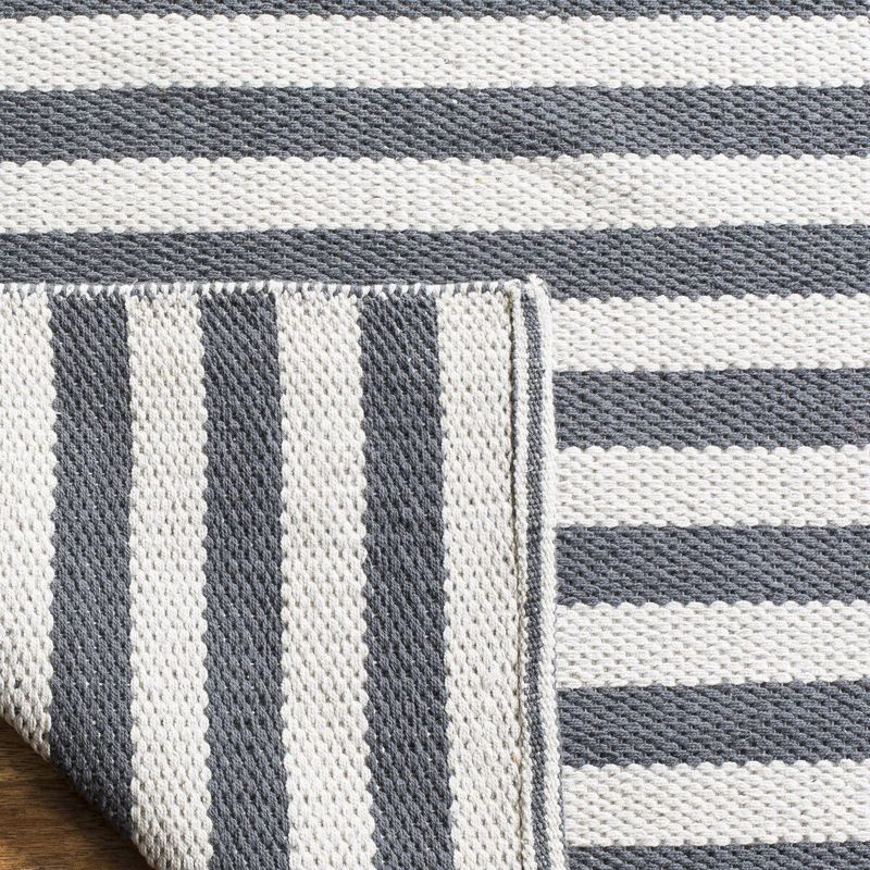 Montauk MTK715 Hand Woven Indoor Accent Rug - Ivory/Grey - 2'6"x4' - Safavieh