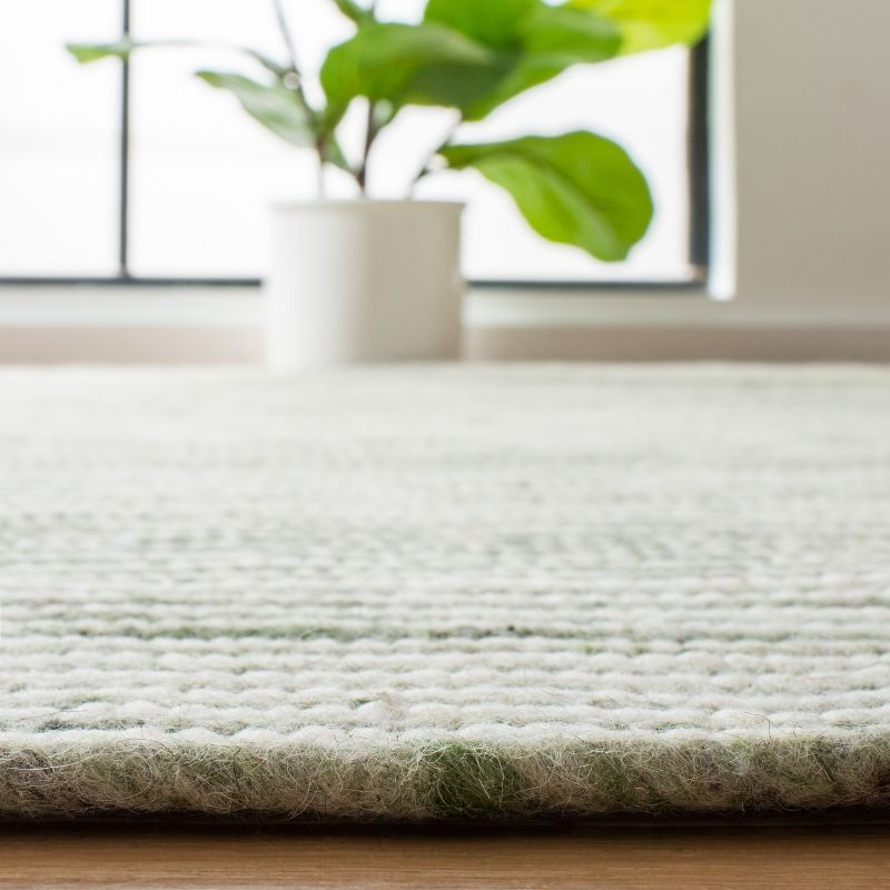 Braided BRD905 Hand Woven Area Rug - Green/Ivory - 6'x9' Oval - Safavieh.